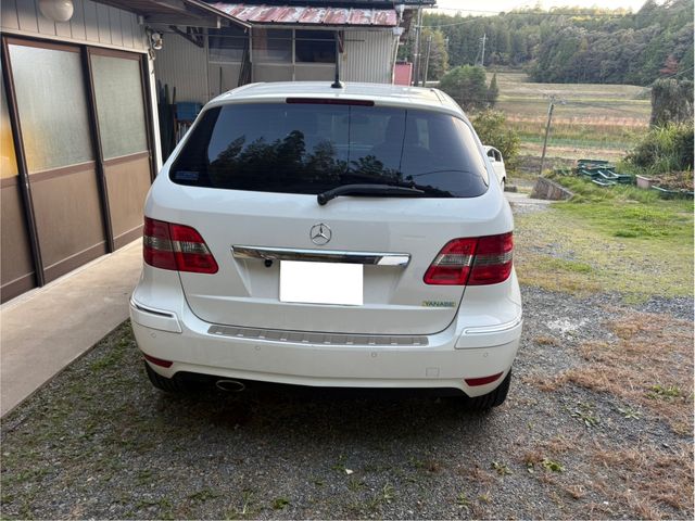Mercedes Benz B-CLASS 2011-03 1464081-6