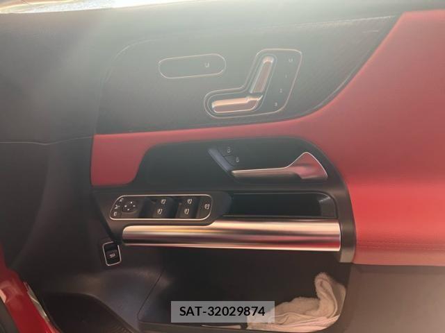 Mercedes Benz B-CLASS 2019-08 2669707-20
