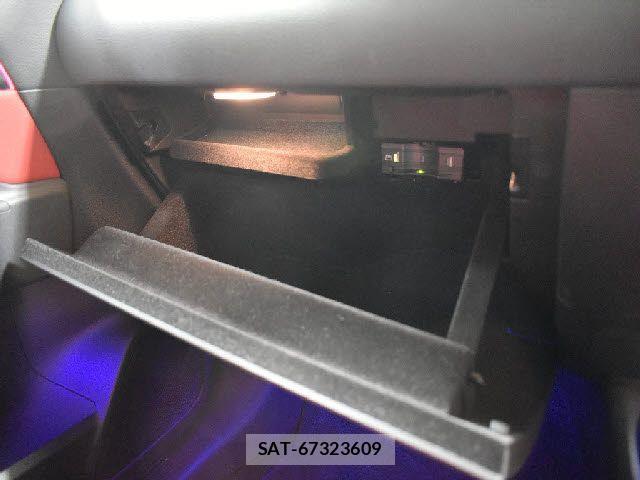 Mercedes Benz B-CLASS 2019-08 3934792-13