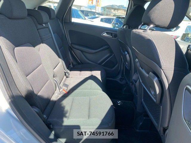 Mercedes Benz B-CLASS 2013-09 4326709-13