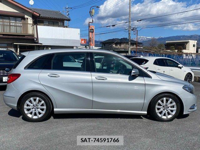 Mercedes Benz B-CLASS 2013-09 4326709-4