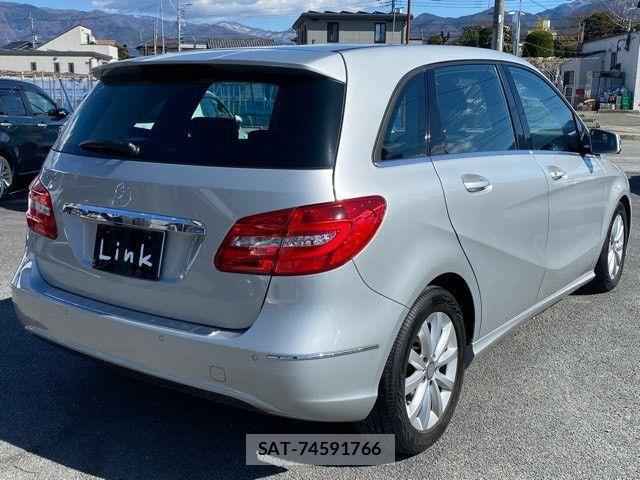 Mercedes Benz B-CLASS 2013-09 4326709-5