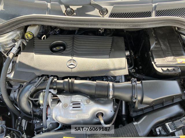 Mercedes Benz B-CLASS 2013-07 5871678-9