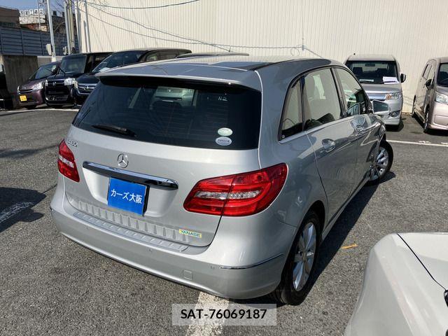 Mercedes Benz B-CLASS 2013-07 5871678-3