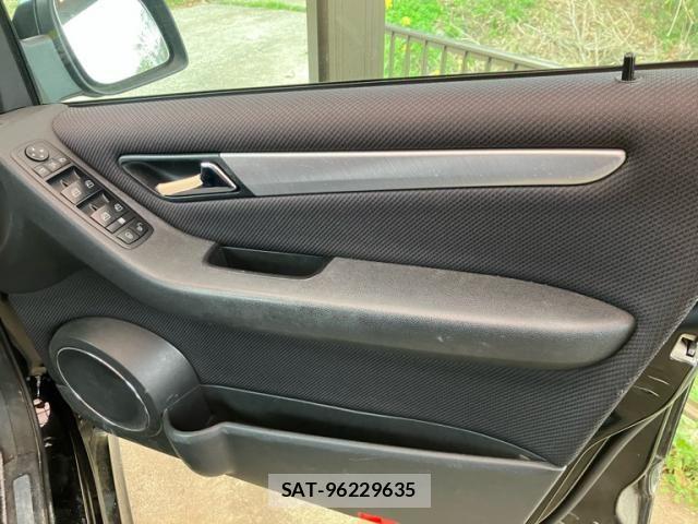 Mercedes Benz B-CLASS 2011-06 6245569-9