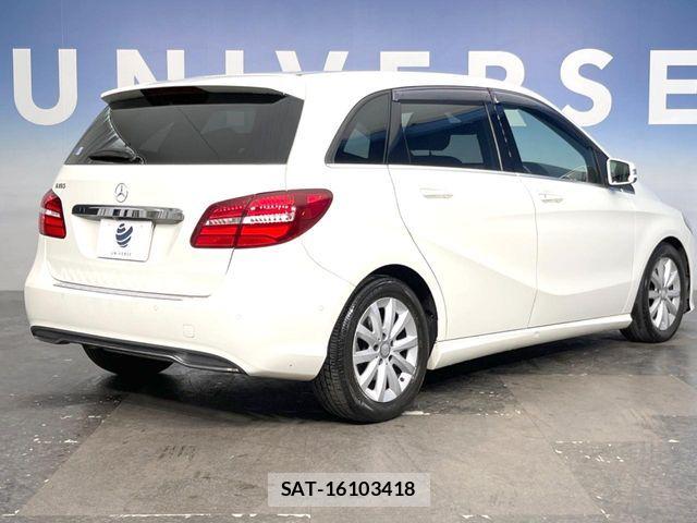 Mercedes Benz B-CLASS 2015-09 6815863-16