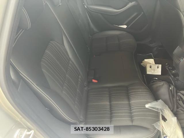 Mercedes Benz B-CLASS 2013-06 7221501-15