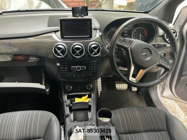 Mercedes Benz B-CLASS 2013-06 7221501-18