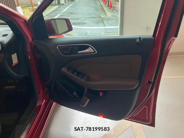 Mercedes Benz B-CLASS 2014-05 7272292-12