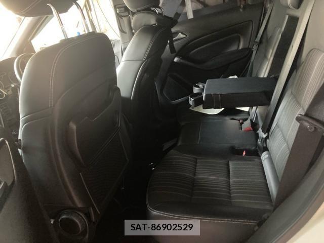 Mercedes Benz B-CLASS 2012-08 7272290-9