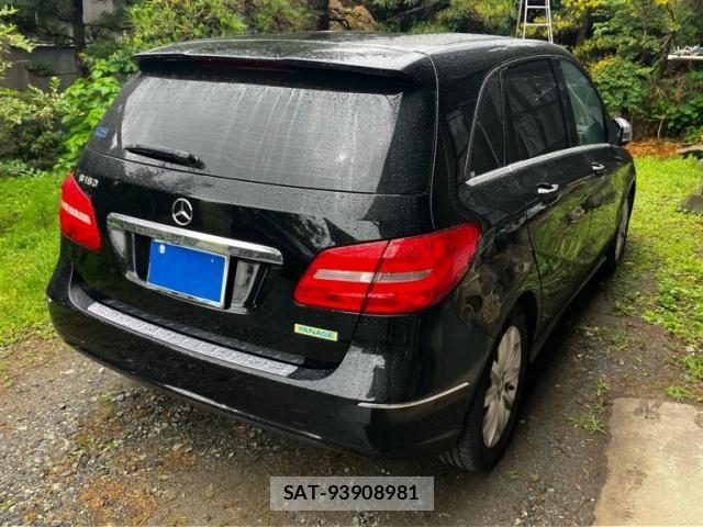 Mercedes Benz B-CLASS 2013-06 7358670-4