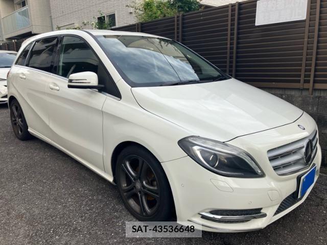 Mercedes Benz B-CLASS 2014-02 7358667-1