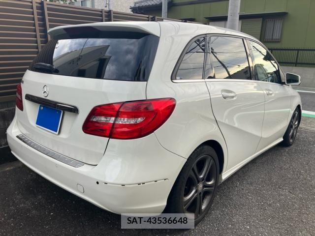 Mercedes Benz B-CLASS 2014-02 7358667-4