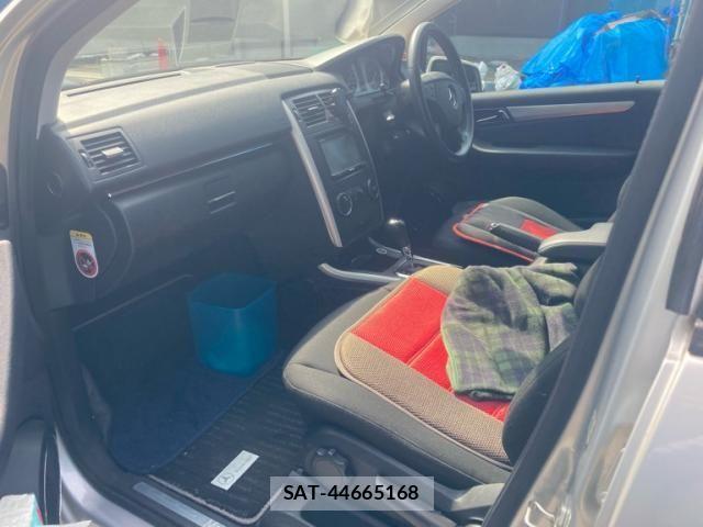 Mercedes Benz B-CLASS 2011-03 7455638-5