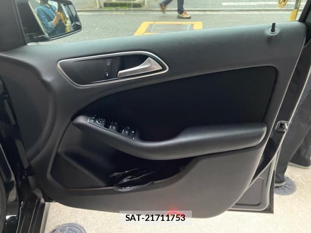 Mercedes Benz B-CLASS 2012-09 7617947-11