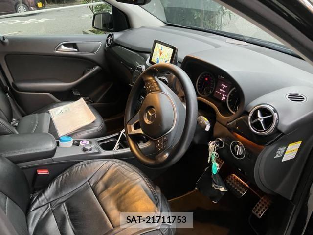 Mercedes Benz B-CLASS 2012-09 7617947-12