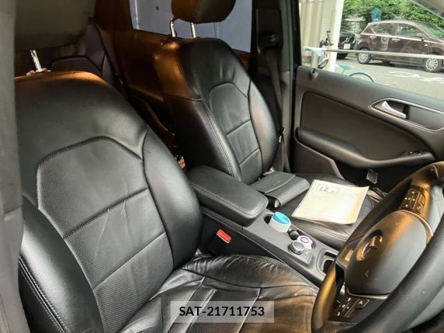 Mercedes Benz B-CLASS 2012-09 7617947-13