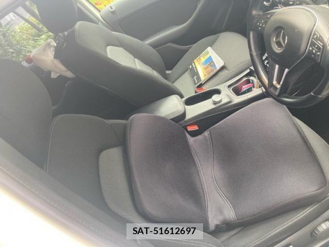 Mercedes Benz B-CLASS 2013-06 7617945-11