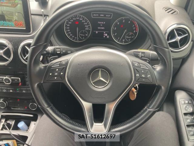 Mercedes Benz B-CLASS 2013-06 7617945-12