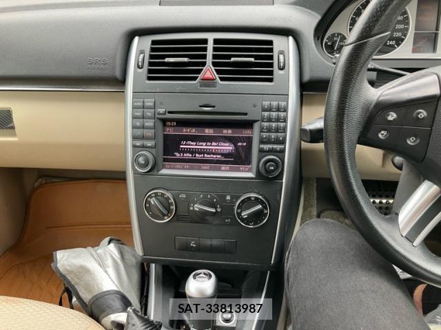 Mercedes Benz B-CLASS 2011-02 7617943-19