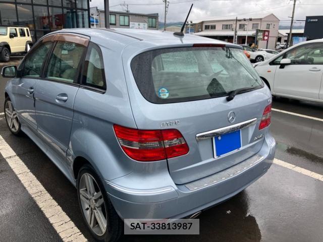 Mercedes Benz B-CLASS 2011-02 7617943-3