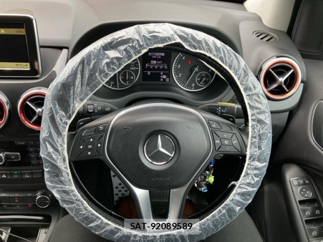 Mercedes Benz B-CLASS 2012-04 7979896-17
