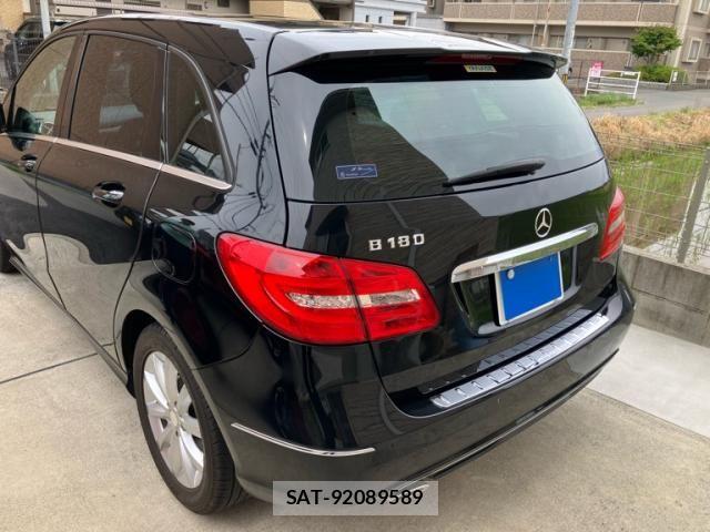 Mercedes Benz B-CLASS 2012-04 7979896-8