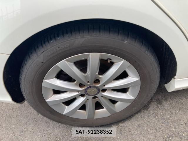 Mercedes Benz B-CLASS 2013-03 8036647-10