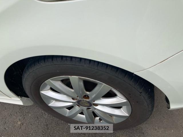 Mercedes Benz B-CLASS 2013-03 8036647-11