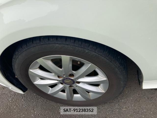 Mercedes Benz B-CLASS 2013-03 8036647-12