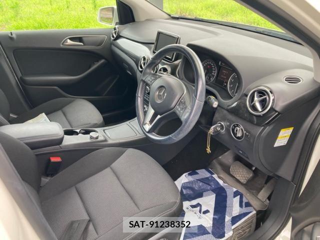 Mercedes Benz B-CLASS 2013-03 8036647-13