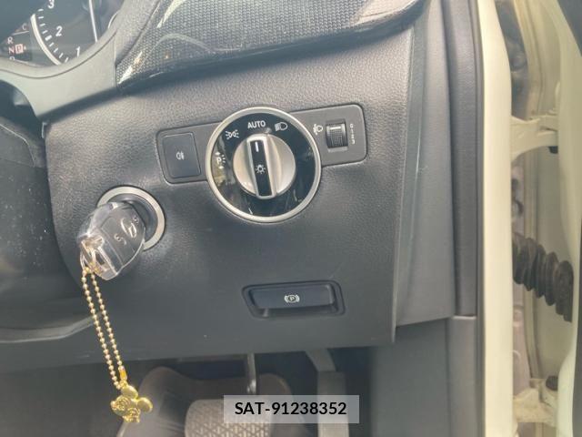 Mercedes Benz B-CLASS 2013-03 8036647-17
