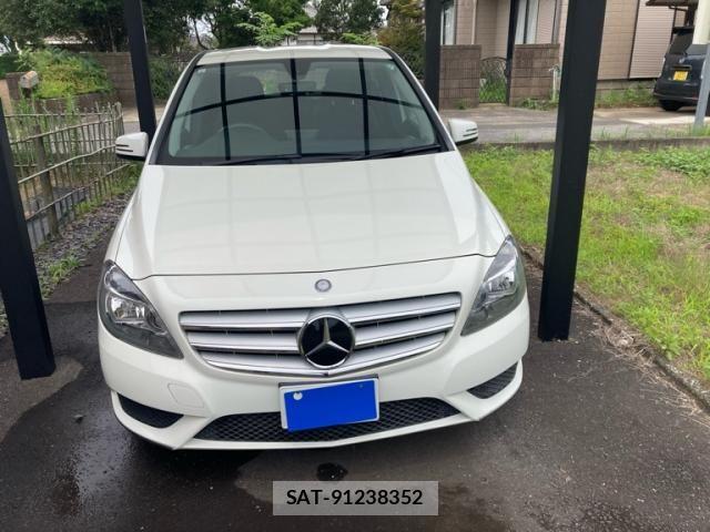 Mercedes Benz B-CLASS 2013-03 8036647-1
