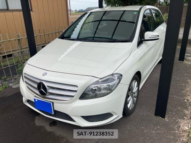 Mercedes Benz B-CLASS 2013-03 8036647-2