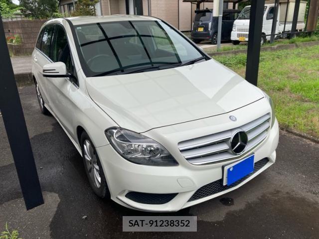 Mercedes Benz B-CLASS 2013-03 8036647-3