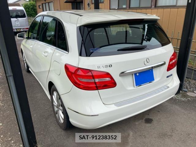 Mercedes Benz B-CLASS 2013-03 8036647-4