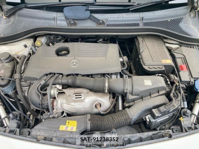 Mercedes Benz B-CLASS 2013-03 8036647-8