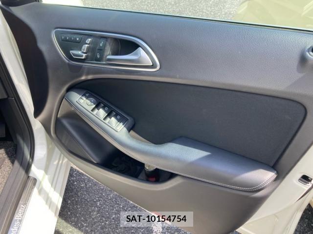 Mercedes Benz B-CLASS 2017-07 8036644-12
