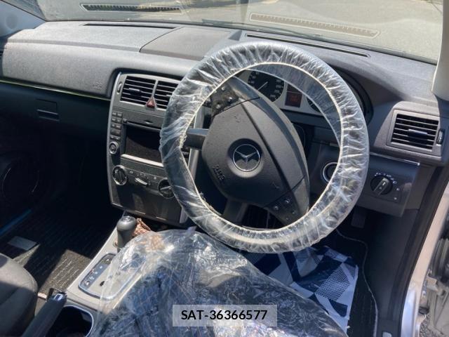 Mercedes Benz B-CLASS 2009-09 8074511-9