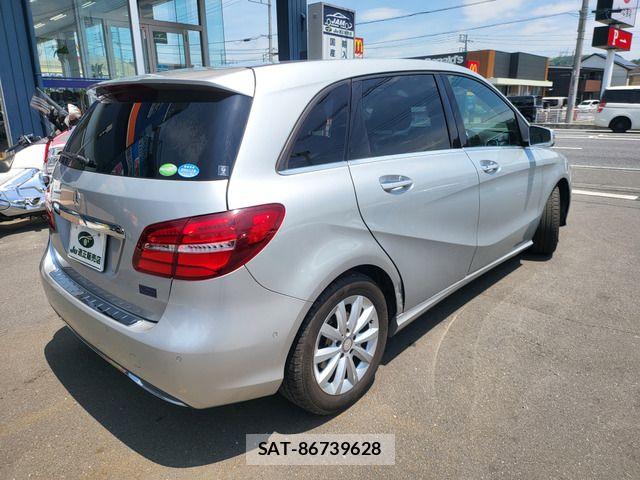 Mercedes Benz B-CLASS 2016-11 8100337-14