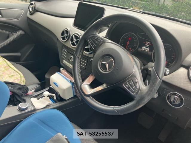 Mercedes Benz B-CLASS 2017-08 8208614-15