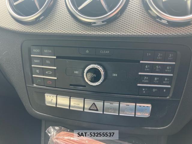 Mercedes Benz B-CLASS 2017-08 8208614-23