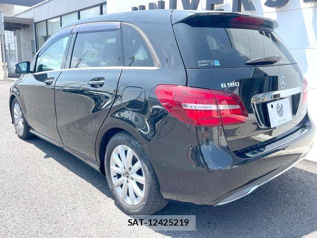 Mercedes Benz B-CLASS 2017-07 8230755-17