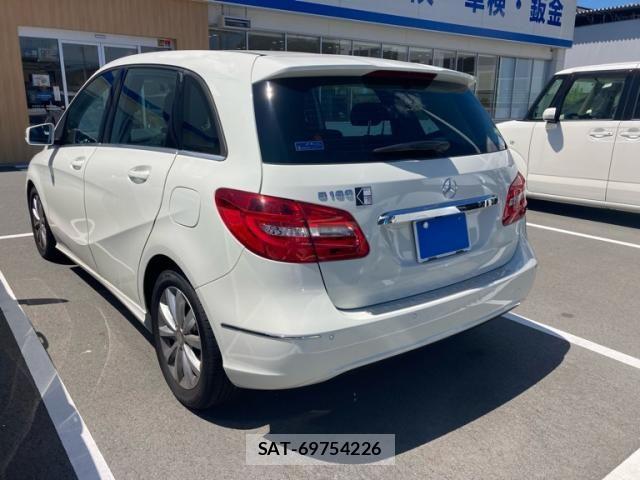 Mercedes Benz B-CLASS 2014-06 8354910-9