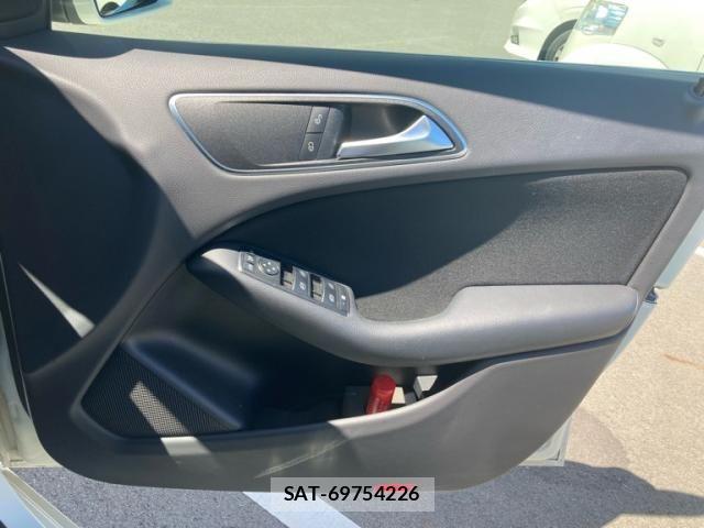Mercedes Benz B-CLASS 2014-06 8354910-21