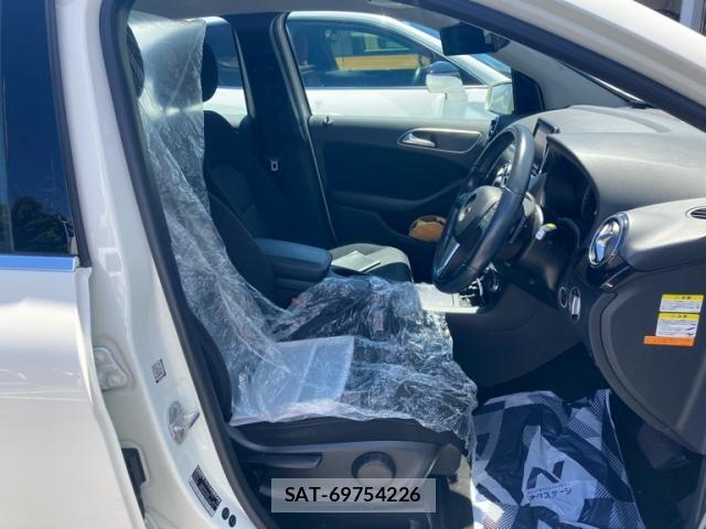 Mercedes Benz B-CLASS 2014-06 8354910-4
