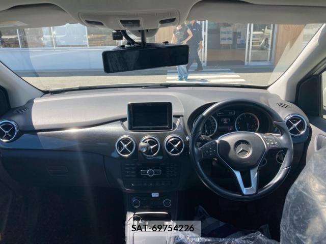 Mercedes Benz B-CLASS 2014-06 8354910-6