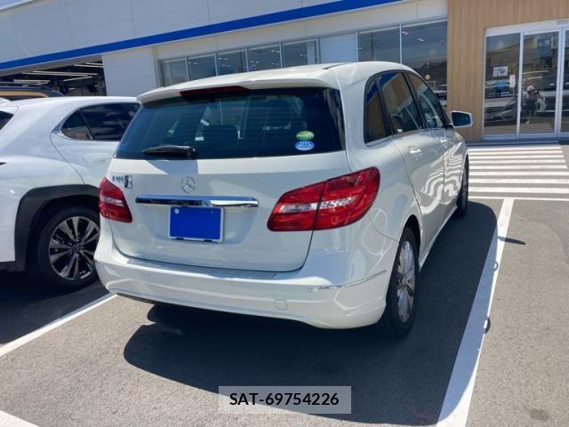 Mercedes Benz B-CLASS 2014-06 8354910-8