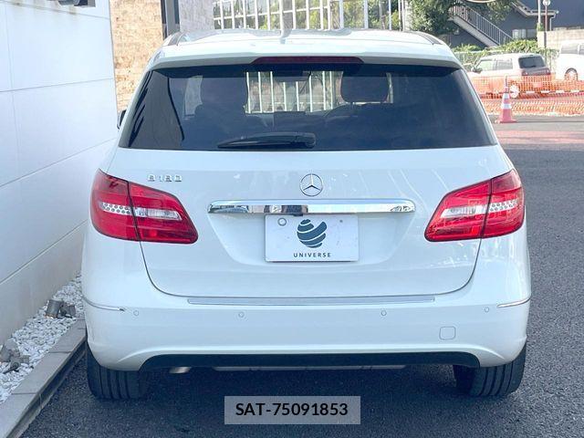 Mercedes Benz B-CLASS 2014-02 8366907-15