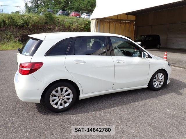 Mercedes Benz B-CLASS 2016-04 8413484-6